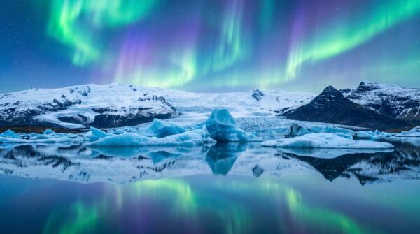 Arctic Glacier Lagoon Wallpaper