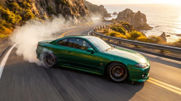 Mountain Drift Wallpaper
